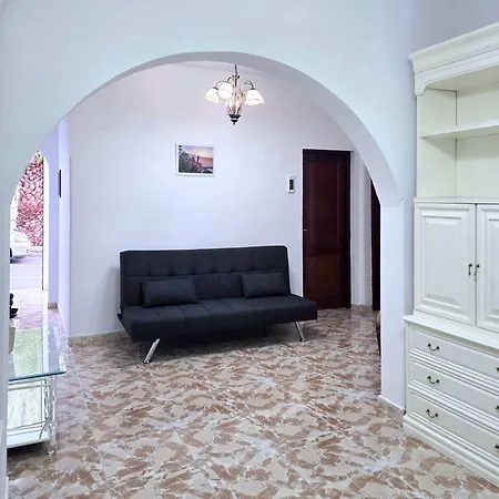 Emelina Apartment *